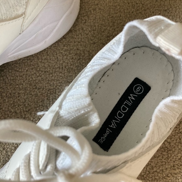 WILD DIVA Lounge White Tennis Shoes - Sneakers - Picture 4 of 4